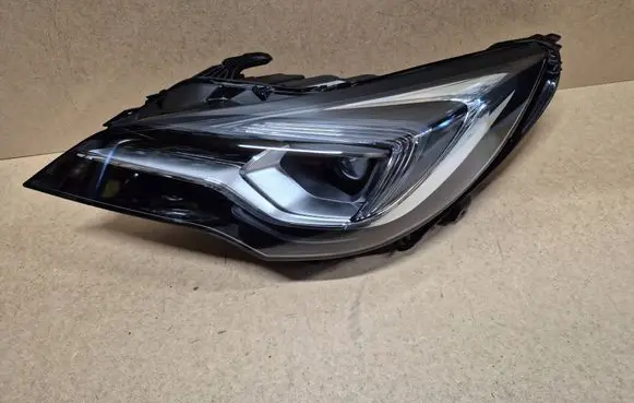 Opel Astra K Headlight/headlamp 39111149