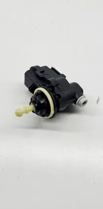 Nissan Qashqai Headlight level adjustment motor 92001203