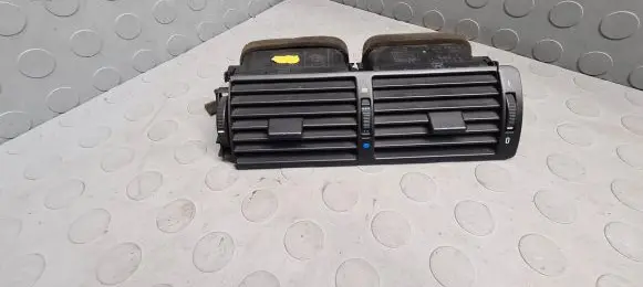 BMW 5 E39 Dash center air vent grill 8391179 8364007