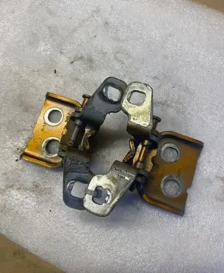 Dacia Duster II Front door hinge set 