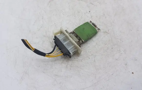 Toyota Aygo AB10 Heater blower motor/fan resistor N1027626A