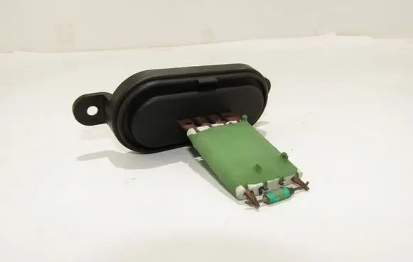 Volkswagen Transporter - Caravelle T5 Heater blower fan relay 
