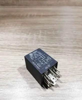 Volkswagen Golf IV Other relay 3B0035731