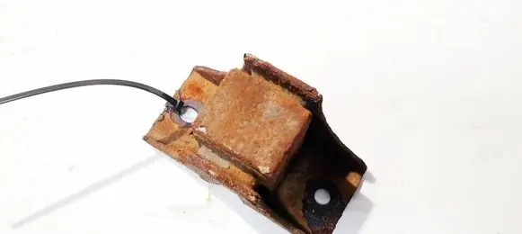 Toyota Avensis T250 Engine mount bracket