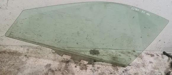 Honda Accord Front door window glass four-door