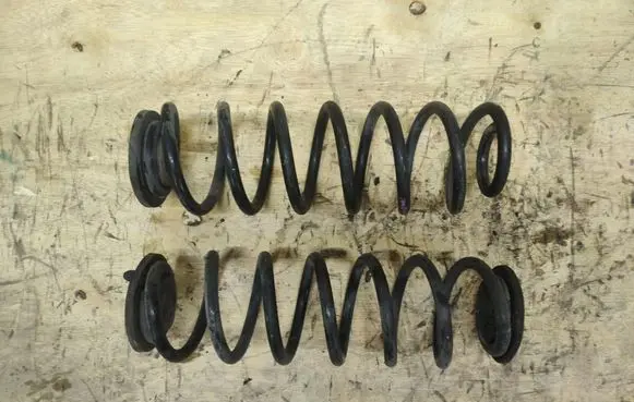Volkswagen Touran II Rear coil spring