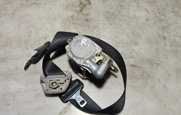 Toyota Corolla Verso E121 Front seatbelt 0431058 7K3420P