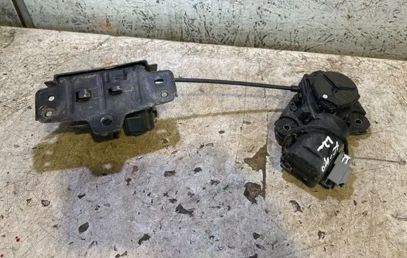 Tailgate/trunk/boot lock/catch/latch