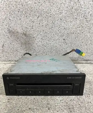 Volkswagen PASSAT B5.5 Navigation unit CD/DVD player 3B7035110