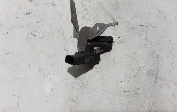 Rear air suspension level height sensor