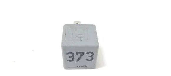Volkswagen PASSAT B5.5 Other relay 8D0951253A