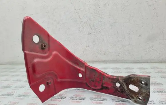 Volkswagen PASSAT B7 Fender mounting bracket 3AA821142