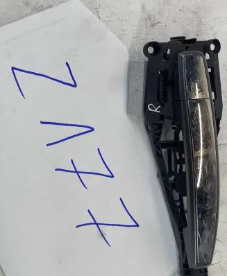 Opel Insignia A Front door exterior handle 13308535 Z177