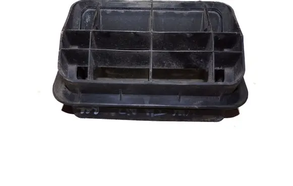 Volkswagen Transporter - Caravelle T4 Quarter panel pressure vent 