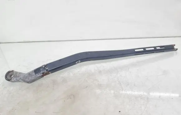 Front wiper blade arm
