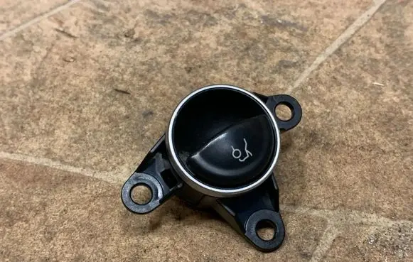 Mercedes-Benz SL R230 Tailgate/boot open switch button A2308208410
