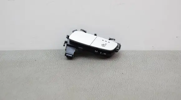 Mercedes-Benz C W205 Seat heating switch A2139057502