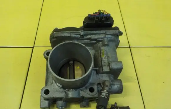 Honda Insight Throttle body valve GME2A 141005L18H