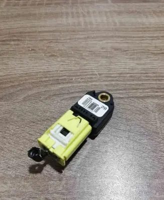 Toyota Auris 150 Airbag deployment crash/impact sensor 8983102080
