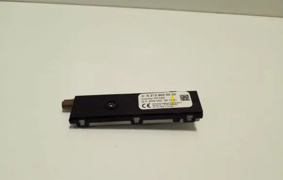 Mercedes-Benz EQB Aerial antenna amplifier A2139056500