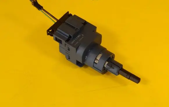 Audi A4 S4 B7 8E 8H Clutch pedal sensor 0911146 70162 210316