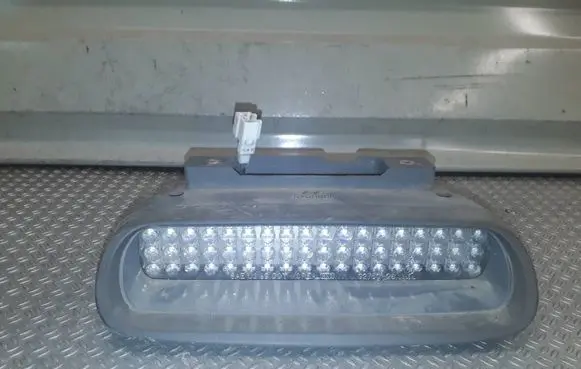 Hyundai Santa Fe Third/center stoplight 