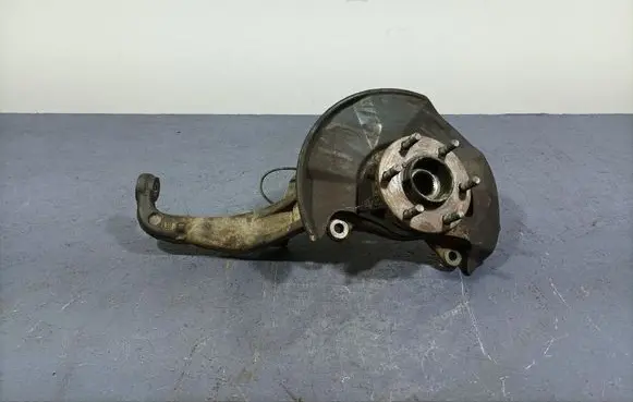 Nissan King Cab, Navara Front wheel hub spindle knuckle 