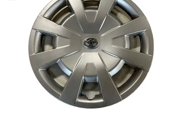 Toyota Corolla Verso AR10 R16 wheel hub/cap/trim 4260205140 4260205120
