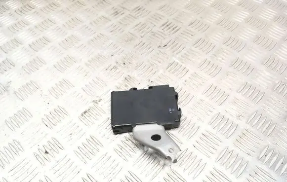 Toyota Avensis T270 Other control units/modules 896905040 MB1028500060