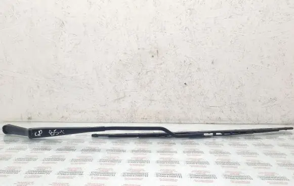 Volkswagen PASSAT B5.5 Front wiper blade arm 3B1955409