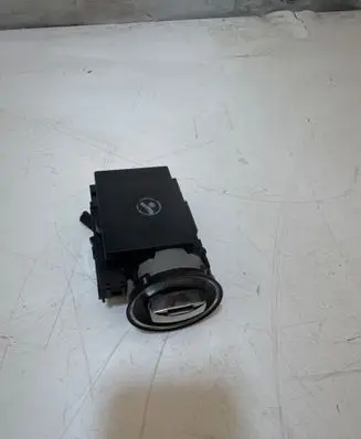 Volkswagen PASSAT B6 Ignition lock 3C0905843 33303301 0150051555