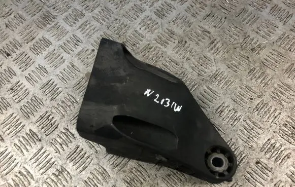 Mercedes-Benz E W213 Engine mounting bracket A6542230100