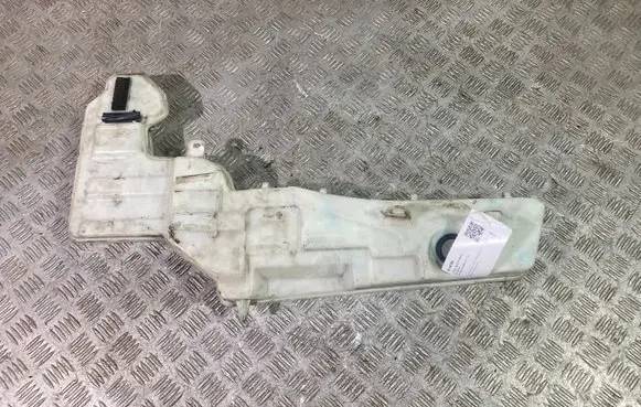 Mercedes-Benz X-class W470 Windshield washer fluid reservoir/tank 289105XA0A