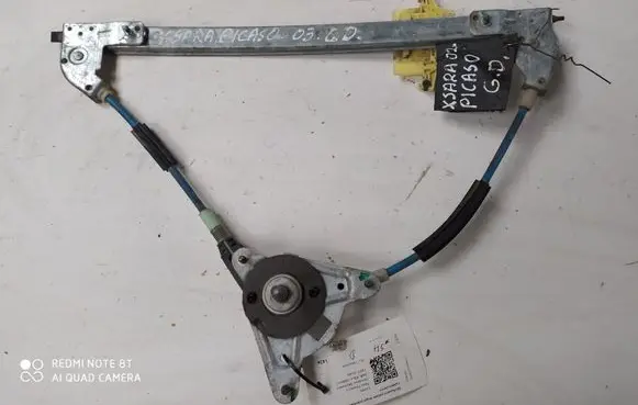 Rear door manual window regulator