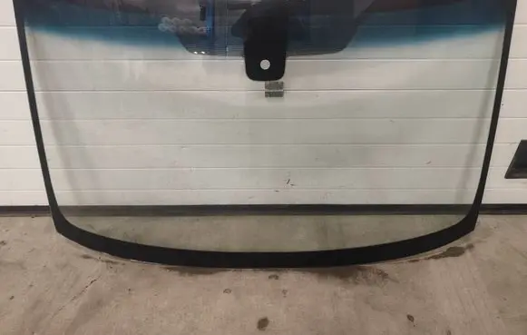 Mercedes-Benz Sprinter W907 W910 Front windscreen/windshield window 