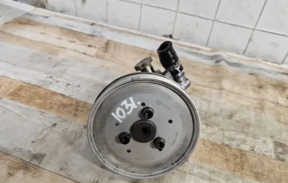 Audi A6 S6 C5 4B Power steering pump 059145255