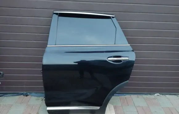 KIA Sorento Rear door