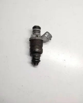 Seat Toledo III (5P) Fuel injector 06A906031BT