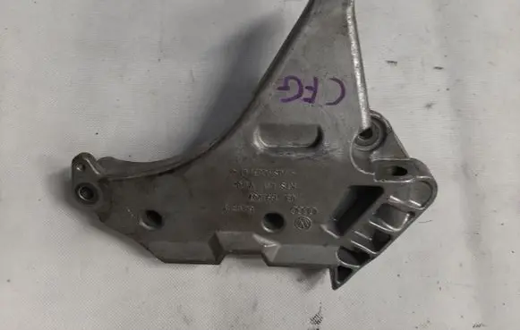 Engine mount bracket
