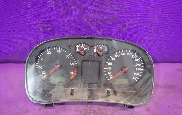 Volkswagen Golf IV Speedometer (instrument cluster) 