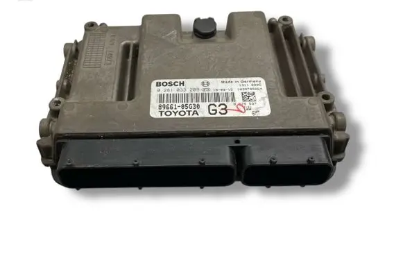 Toyota Avensis T270 Engine control unit/module 0281033209 8966105G30 1039T05064