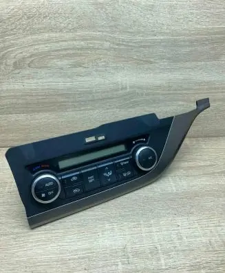 Toyota Auris E180 Climate control unit 5590002380 75F542 LHD