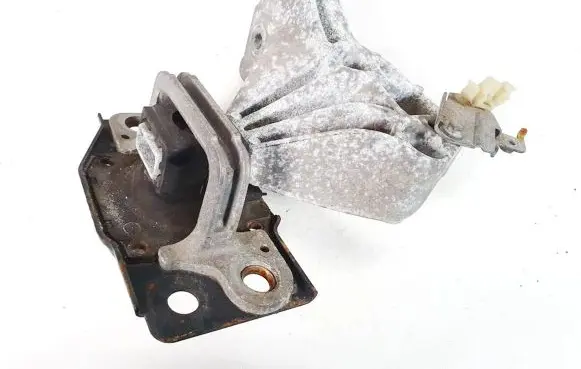 Toyota C-HR I Engine mount bracket dd131009
