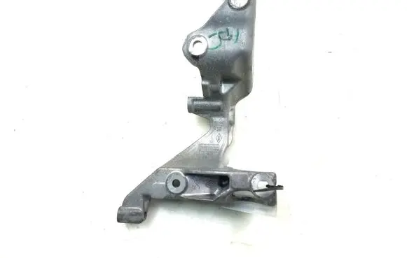 Mercedes-Benz Vito Viano W447 EGR valve cooler bracket A6261410040