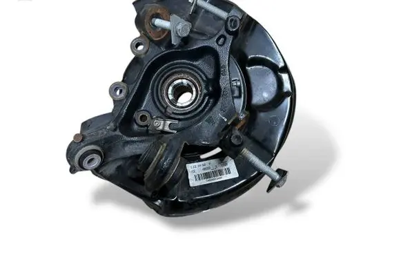 BMW 4 F32 F33 Rear wheel hub spindle/knuckle 6797508 33326797508 33416867265