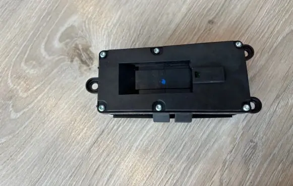 Mercedes-Benz S W221 Tailgate opening switch 2218209310