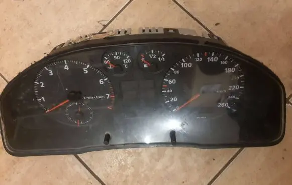 Audi A4 S4 B5 8D Speedometer (instrument cluster) 8d0919034b 8D0919272b