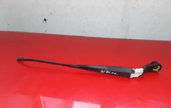 Dodge Caliber Front wiper blade arm D1823