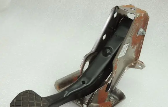 Volkswagen Tiguan Brake pedal bracket assembly 1K1721142G 1K1721142E