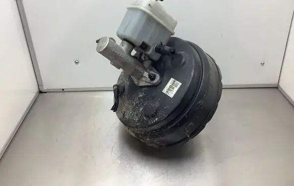 Hyundai Santa Fe Brake booster 585002B802